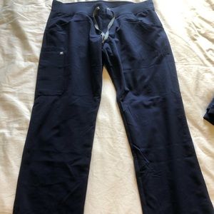 Figs Women’s Cargo Scrub Pants